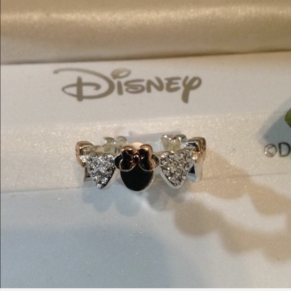 Disney Minnie Mouse Bow-tiful Silverplated ring